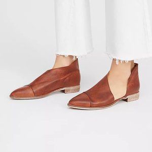 Free People Royal Flat in Color Whiskey Size 39/9